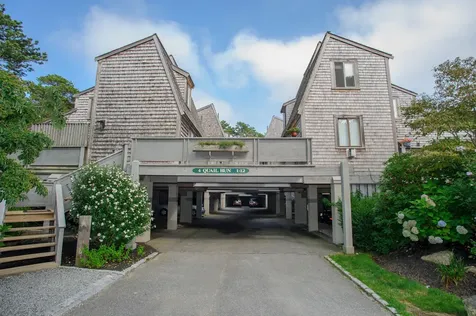 4 Quail Run Oak Bluffs MA 02755