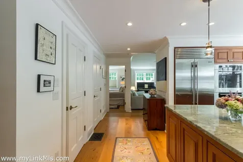 79 William Street Vineyard Haven MA 02568
