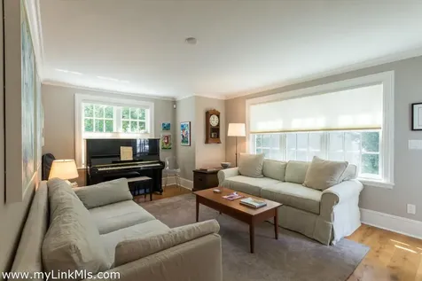 79 William Street Vineyard Haven MA 02568