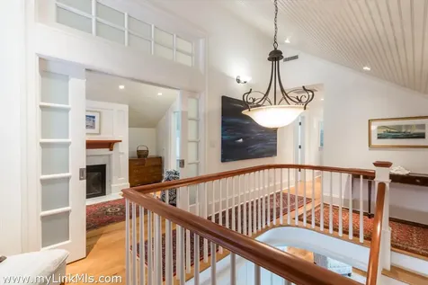 79 William Street Vineyard Haven MA 02568