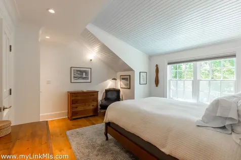 79 William Street Vineyard Haven MA 02568