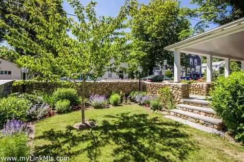 79 William Street Vineyard Haven MA 02568