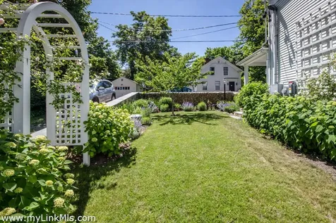 79 William Street Vineyard Haven MA 02568