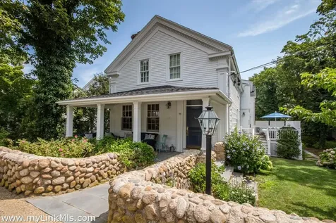 79 William Street Vineyard Haven MA 02568