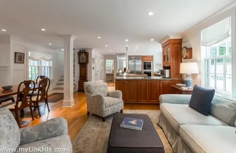 79 William Street Vineyard Haven MA 02568