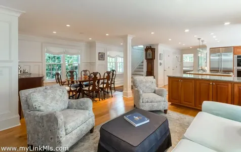 79 William Street Vineyard Haven MA 02568