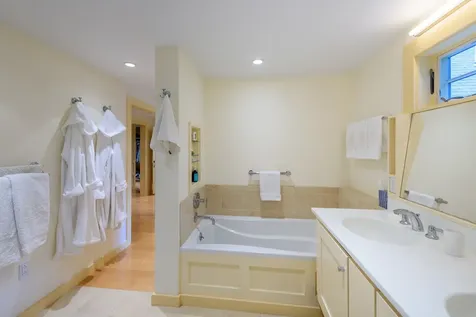 59 Field View Lane West Tisbury MA 02575