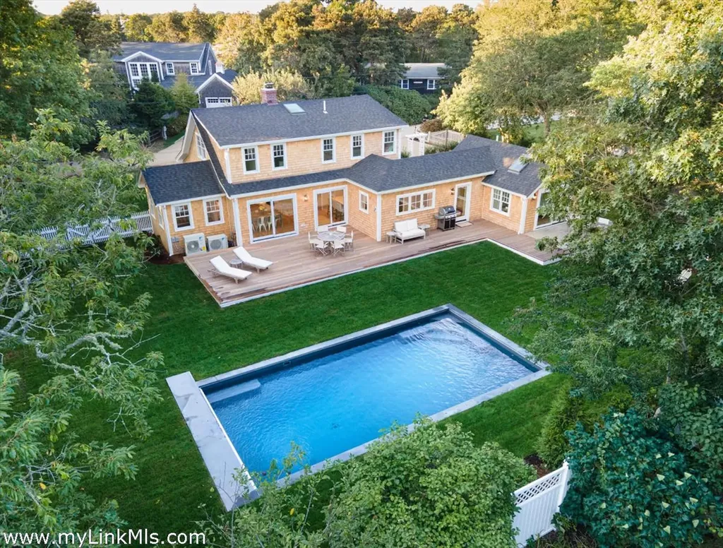 40 Knoll Drive Edgartown MA 02539
