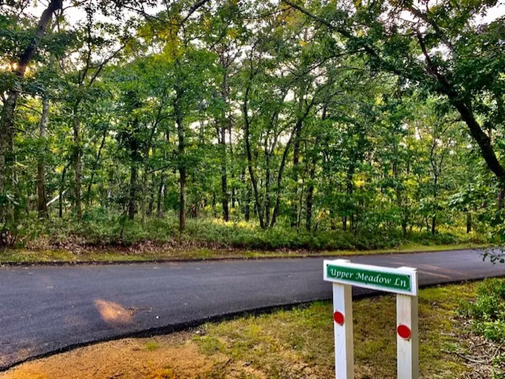 2 Upper Meadow Lane Oak Bluffs MA 02557