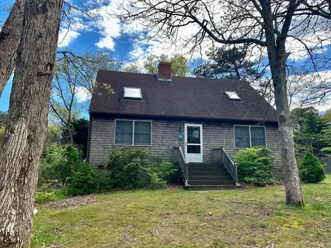 91 Forest Avenue Oak Bluffs MA 02557