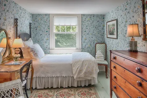 1153 Main Street Vineyard Haven MA 02568