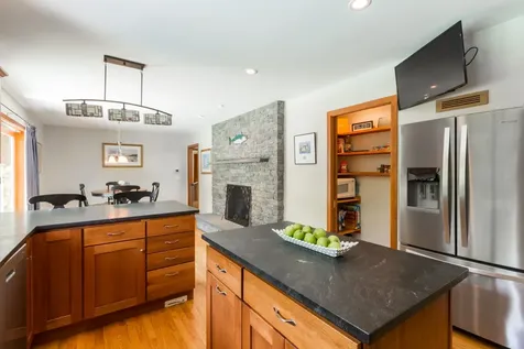 7 Stoney Hill Road West Tisbury MA 02575