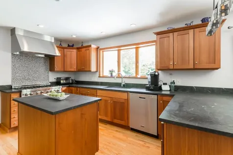 7 Stoney Hill Road West Tisbury MA 02575