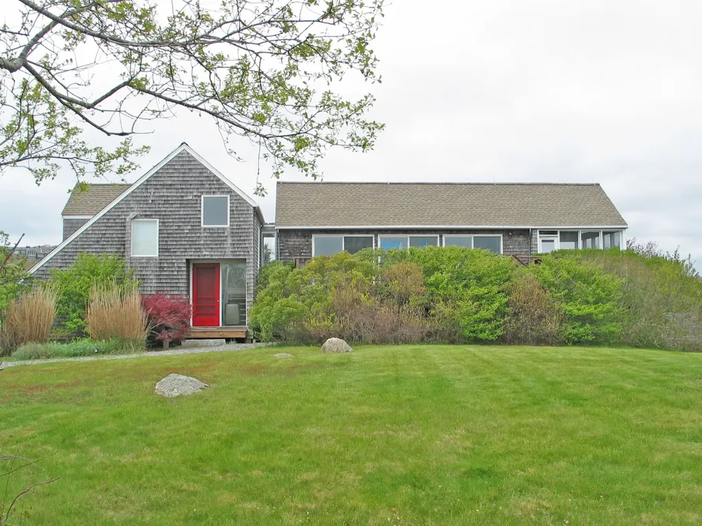 8 Drive Way Chilmark MA 02535