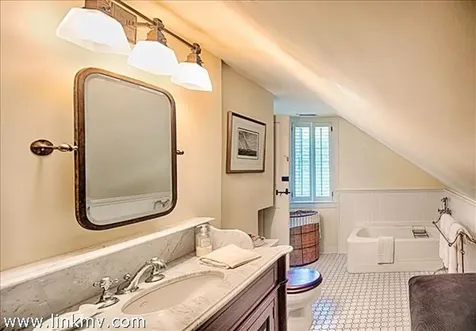 111 Upper Main Street Edgartown MA 02539