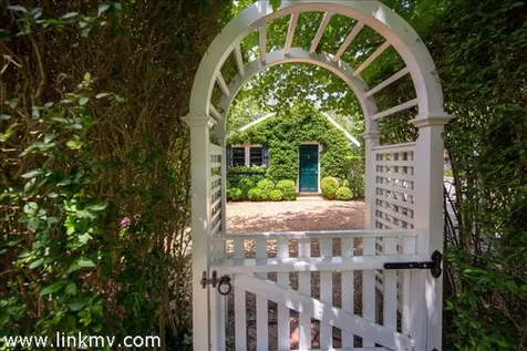 111 Upper Main Street Edgartown MA 02539