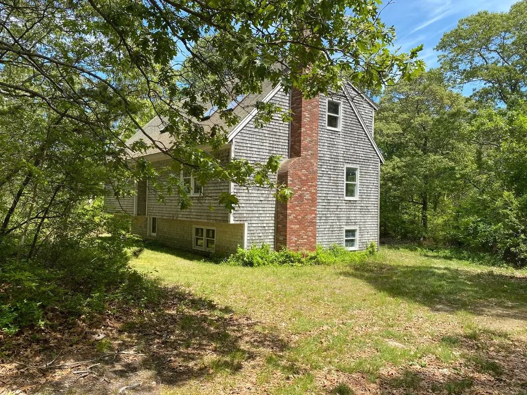 30 Warner Street Vineyard Haven MA 02568