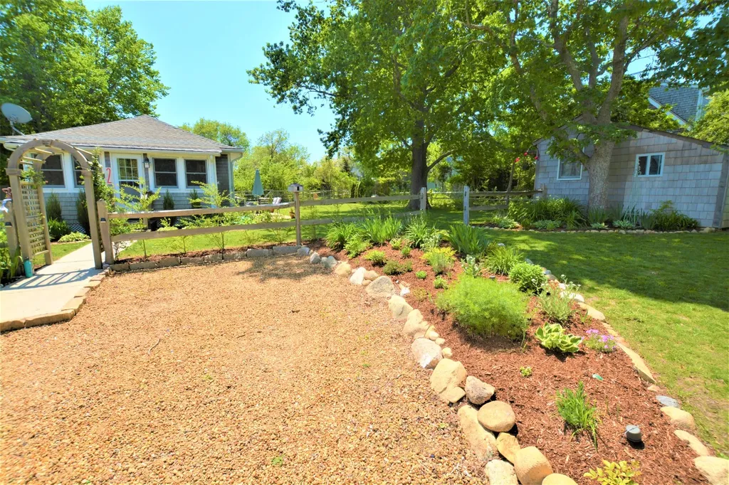 2 Garvin Street Oak Bluffs MA 02557