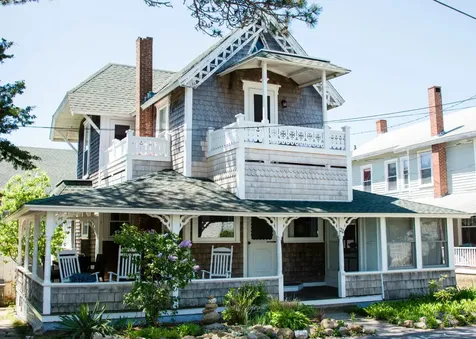 22 Narragansett Avenue Oak Bluffs MA 02557