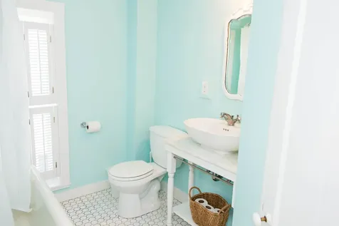 22 Narragansett Avenue Oak Bluffs MA 02557