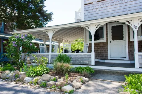 22 Narragansett Avenue Oak Bluffs MA 02557