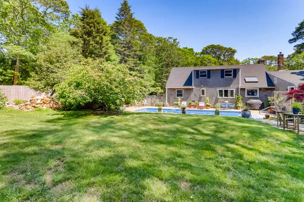 377 State Road West Tisbury MA 02575