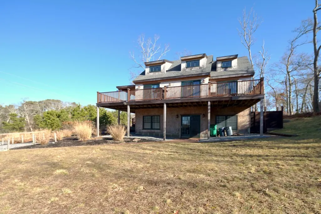 212 Tashmoo Avenue Vineyard Haven MA 02568