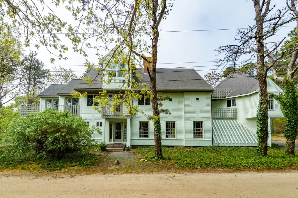 99 The Boulevard Edgartown MA 02539