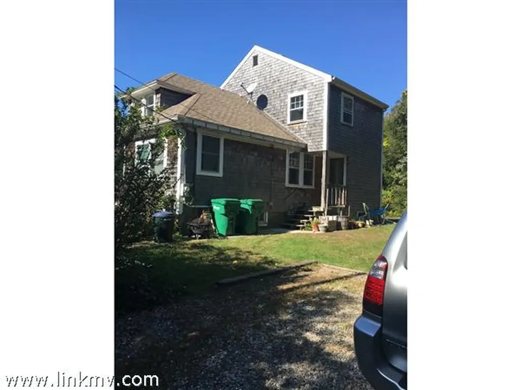 101 Midland Avenue Vineyard Haven MA 02568