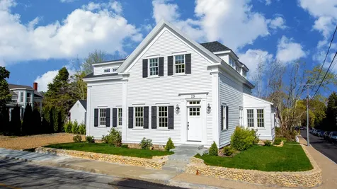 29 Franklin Street Vineyard Haven MA 02568