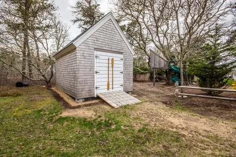 4 Calebs Common Circle Edgartown MA 02539