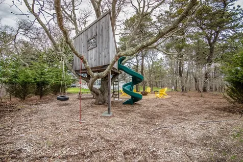 4 Calebs Common Circle Edgartown MA 02539