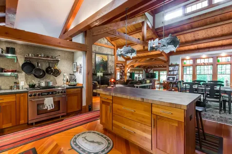 90 Campbell Road West Tisbury MA 02575