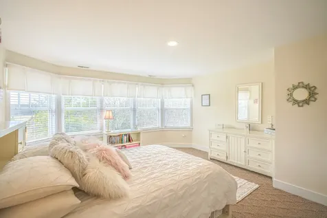 33 Llewellyn Way Edgartown MA 02539