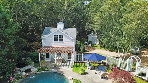 33 Llewellyn Way Edgartown MA 02539