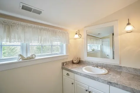 33 Llewellyn Way Edgartown MA 02539