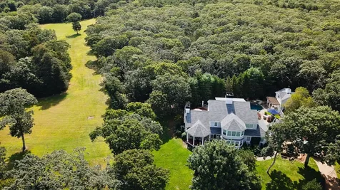 33 Llewellyn Way Edgartown MA 02539