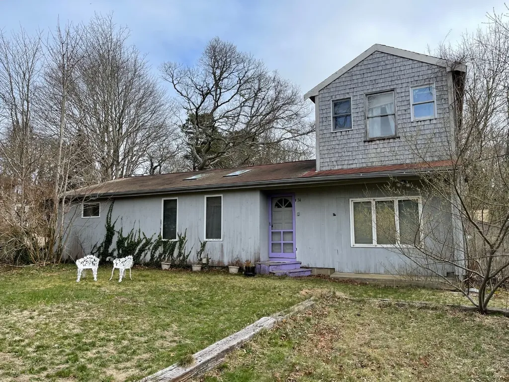 74 Summer Street Vineyard Haven MA 02568