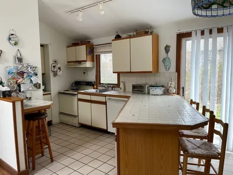 74 Summer Street Vineyard Haven MA 02568