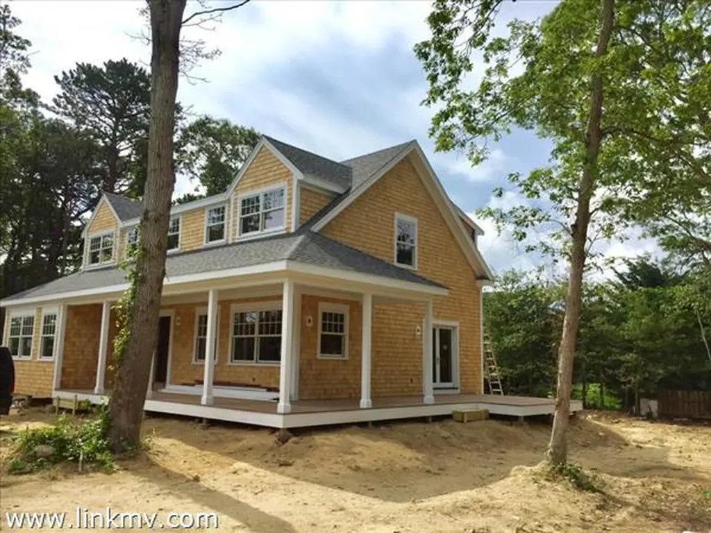 4a Amelias Crossing Vineyard Haven MA 02568