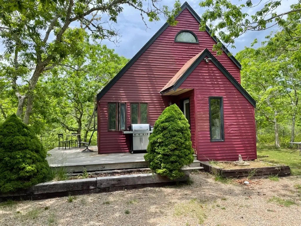 91 Charles Neck Way West Tisbury MA 02575