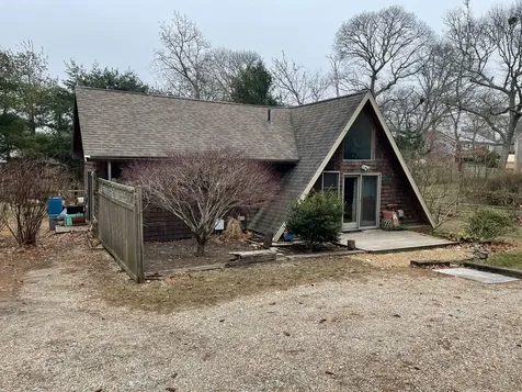 8 Syracuse Avenue Oak Bluffs MA 02557