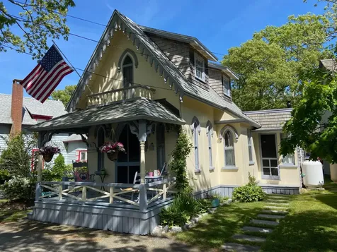 19 Butler Avenue Oak Bluffs MA 02557