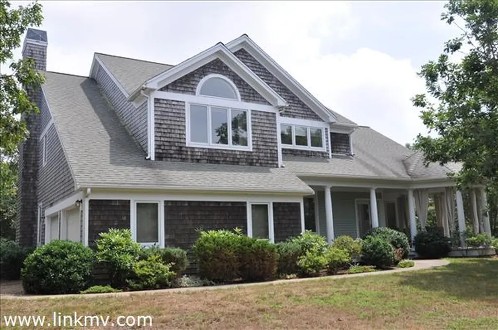 40 Pond Road West Tisbury MA 02575