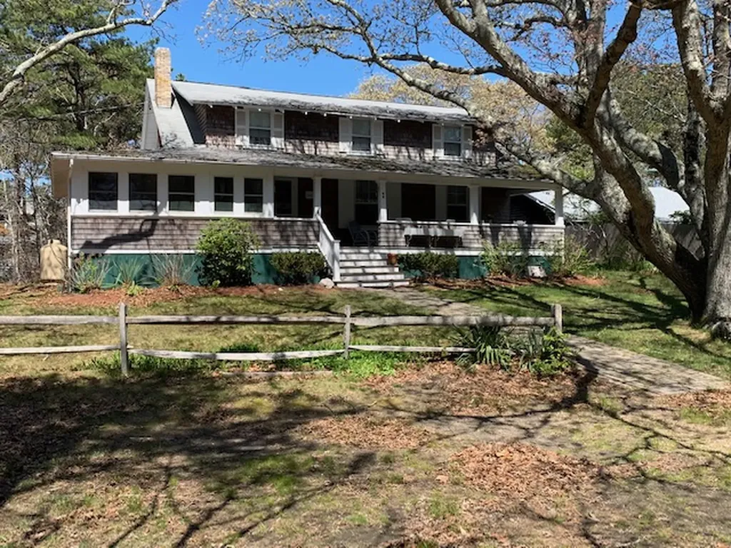 2 Harrison Avenue Oak Bluffs MA 02557