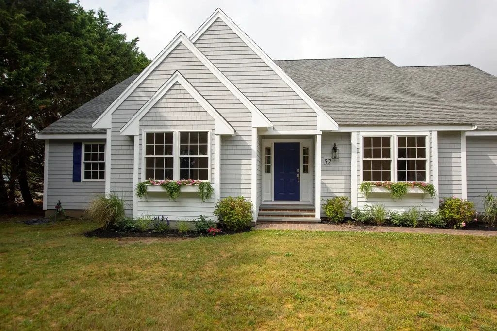 52 Robinson Road Edgartown MA 02539