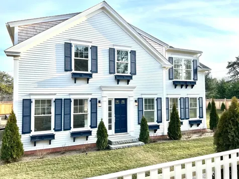 17 Tenth Street North Edgartown MA 02539