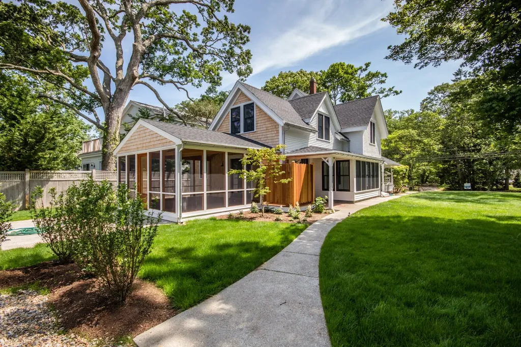 248 Main Street Vineyard Haven MA 02568