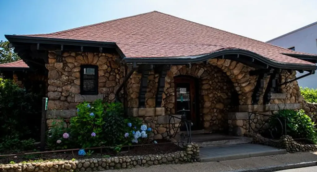 16 Union Court Vineyard Haven MA 02568