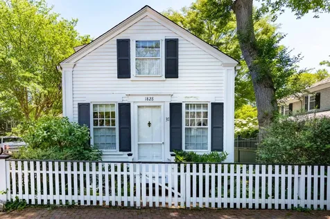 37 School Street Edgartown MA 02539